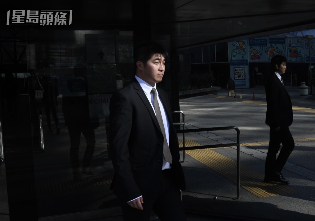 王永強承認為黎民十錄取口供期間，林國璋牧師不停在言語上作出騷擾。何君健攝