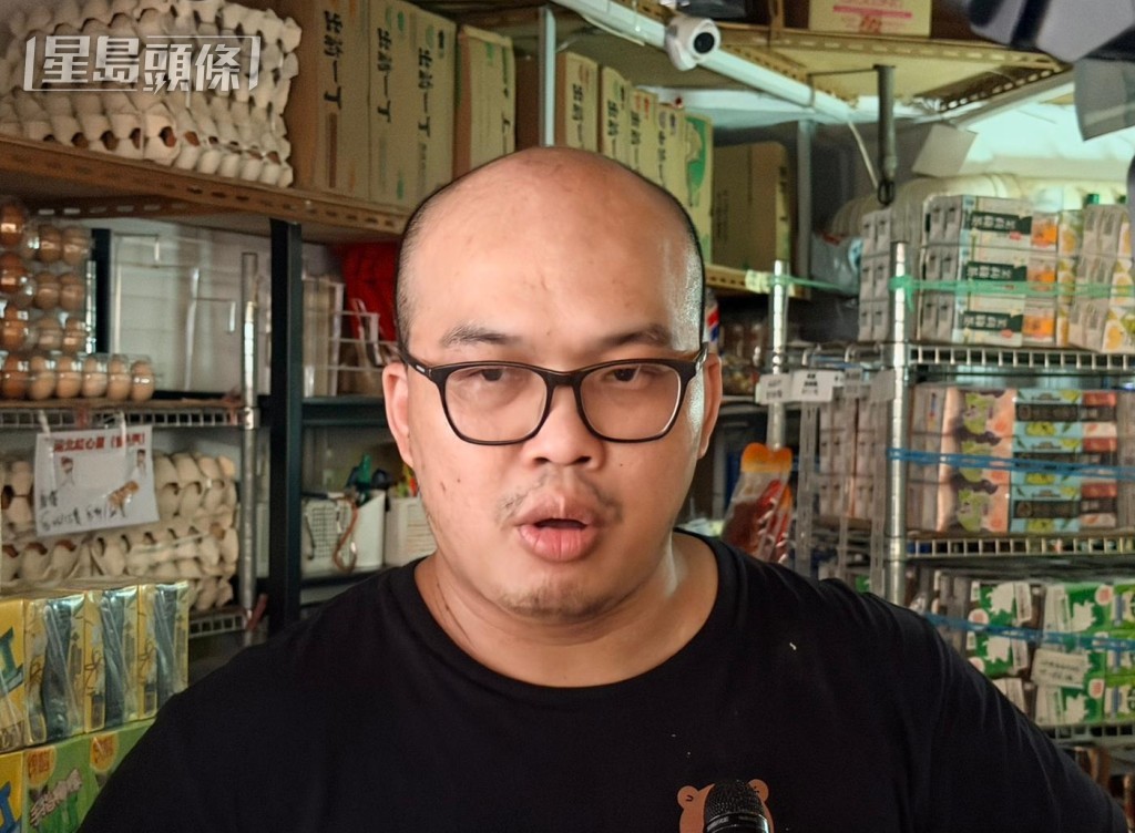 士多商戶陳先生指即時另租舖位,移走士多貨品。 士多商戶陳先生指即時另租舖位,移走士多貨品。