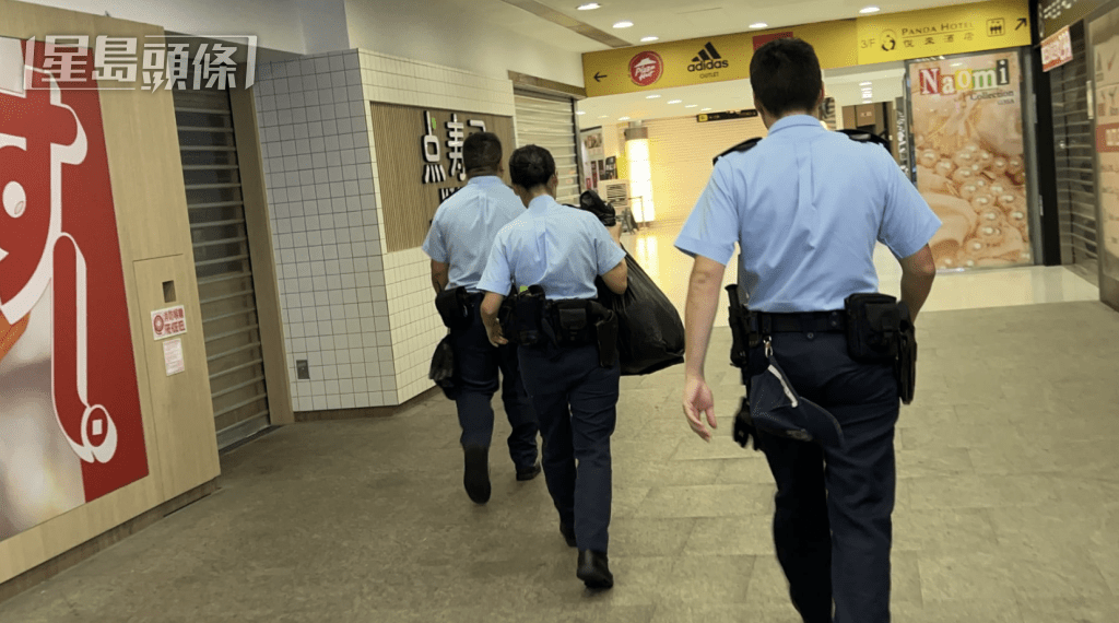 警方到場調查。 警方到場調查。