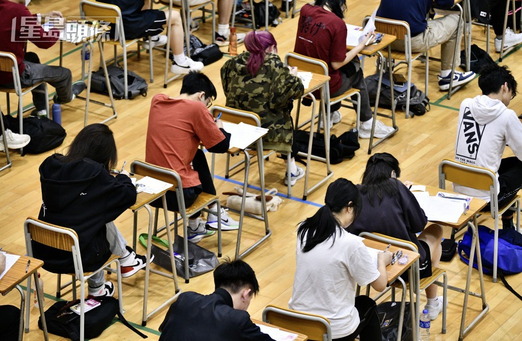 今屆考獲「332A」大學入學基本門檻的日校學生有18314人。資料圖片 今屆考獲「332A」大學入學基本門檻的日校學生有18314人。資料圖片