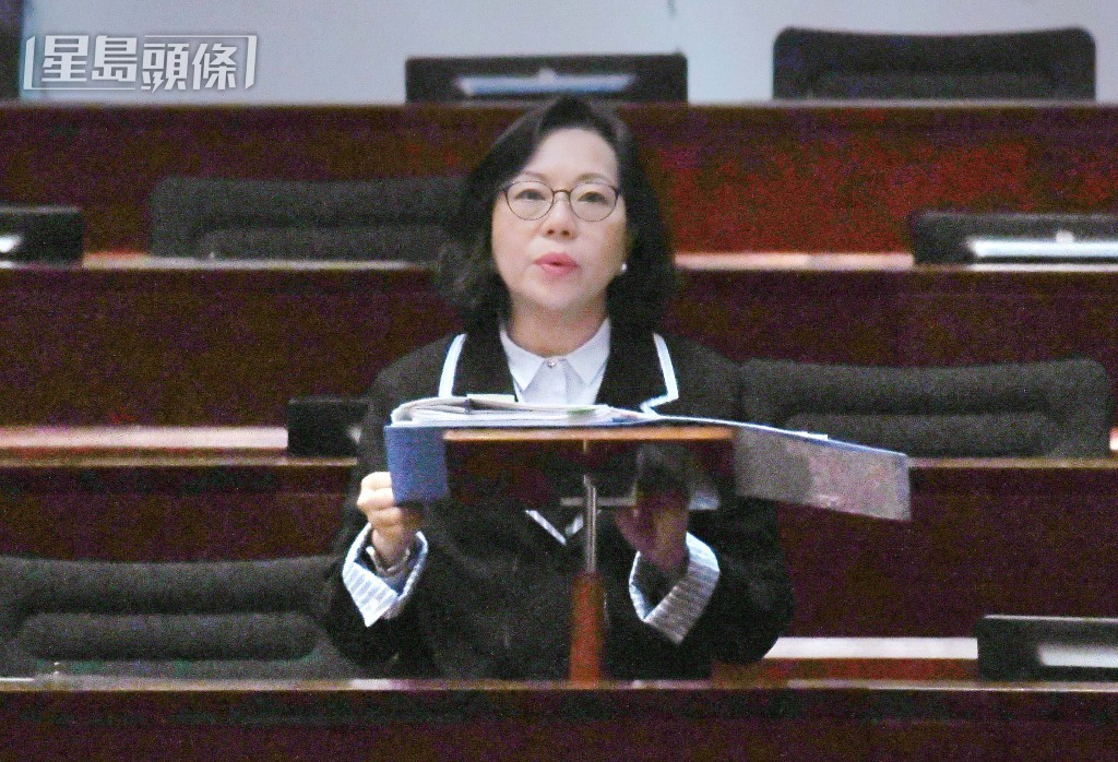 麥美娟表示，政府一貫政策是不鼓勵賭博，政府採取多管齊下的策略，包括透過執法打擊非法賭博活動。何健勇攝