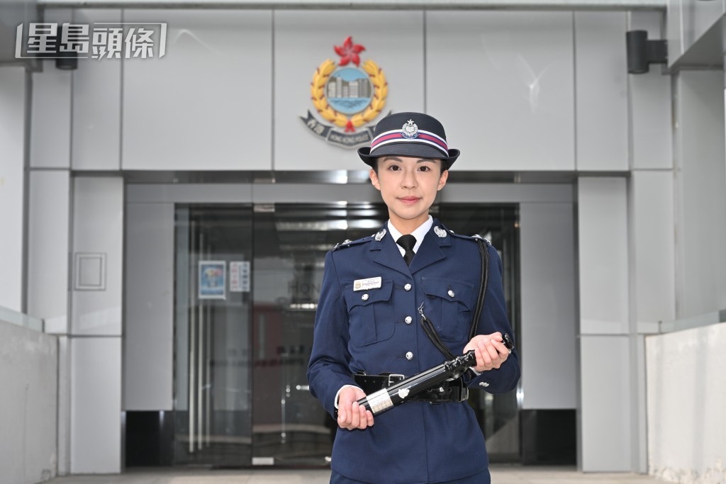 24岁见习督察谭乐怡（Kiki）为荣誉警棍得奖人。