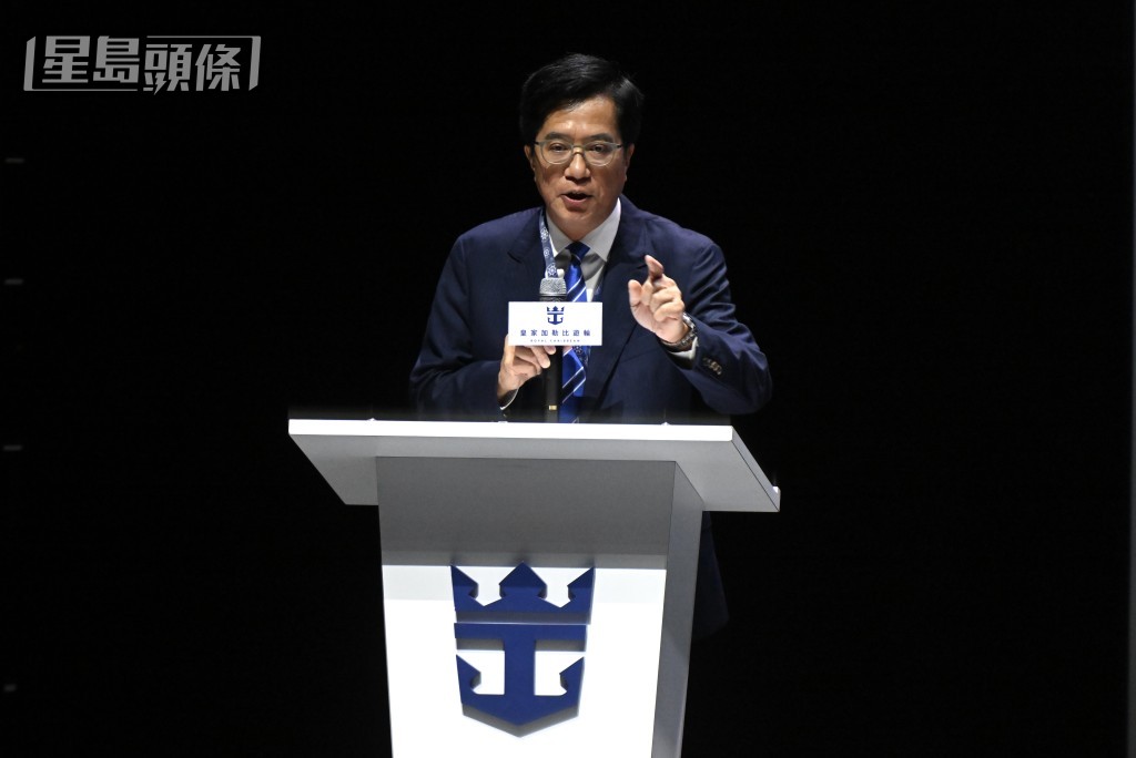 財政司副司長黃偉綸表示,當局會持續檢視並調整交通安排。鍾健華攝 財政司副司長黃偉綸表示,當局會持續檢視並調整交通安排。鍾健華攝