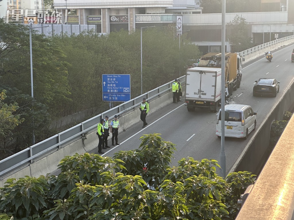 警員在場調查意外原因。