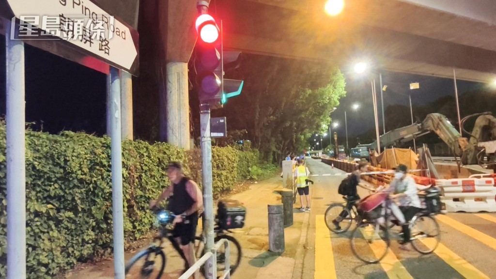 現場元朗朗屏路經常有人騎單車代步。資料圖片 現場元朗朗屏路經常有人騎單車代步。資料圖片
