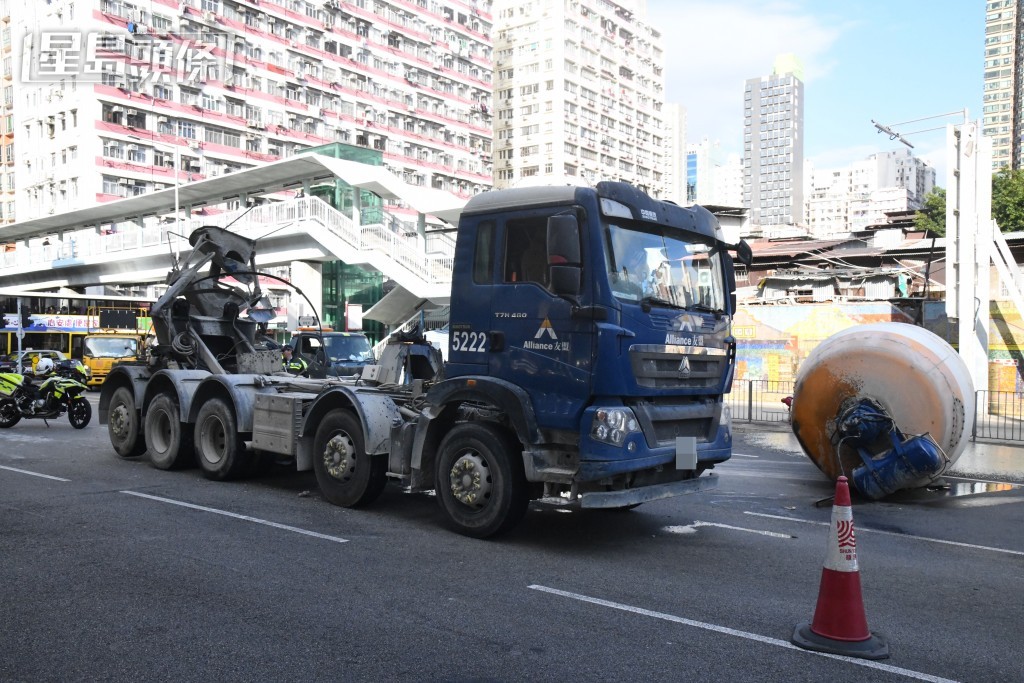 混凝土車田螺飛脫。徐裕民攝