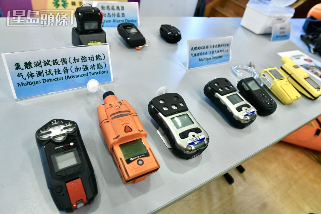 職安局亦會為從事密閉空間工作的企業,資助購買安全設備,包括救援式安全帶、三腳架及絞車、認可呼吸器具等。 盧江球攝 職安局亦會為從事密閉空間工作的企業,資助購買安全設備,包括救援式安全帶、三腳架及絞車、認可呼吸器具等。 盧江球攝