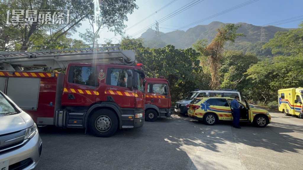 警方及消防到場。