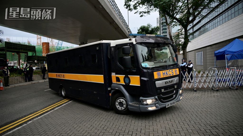 陳沛敏由囚車送往法院作供。蘇正謙攝 陳沛敏由囚車送往法院作供。蘇正謙攝