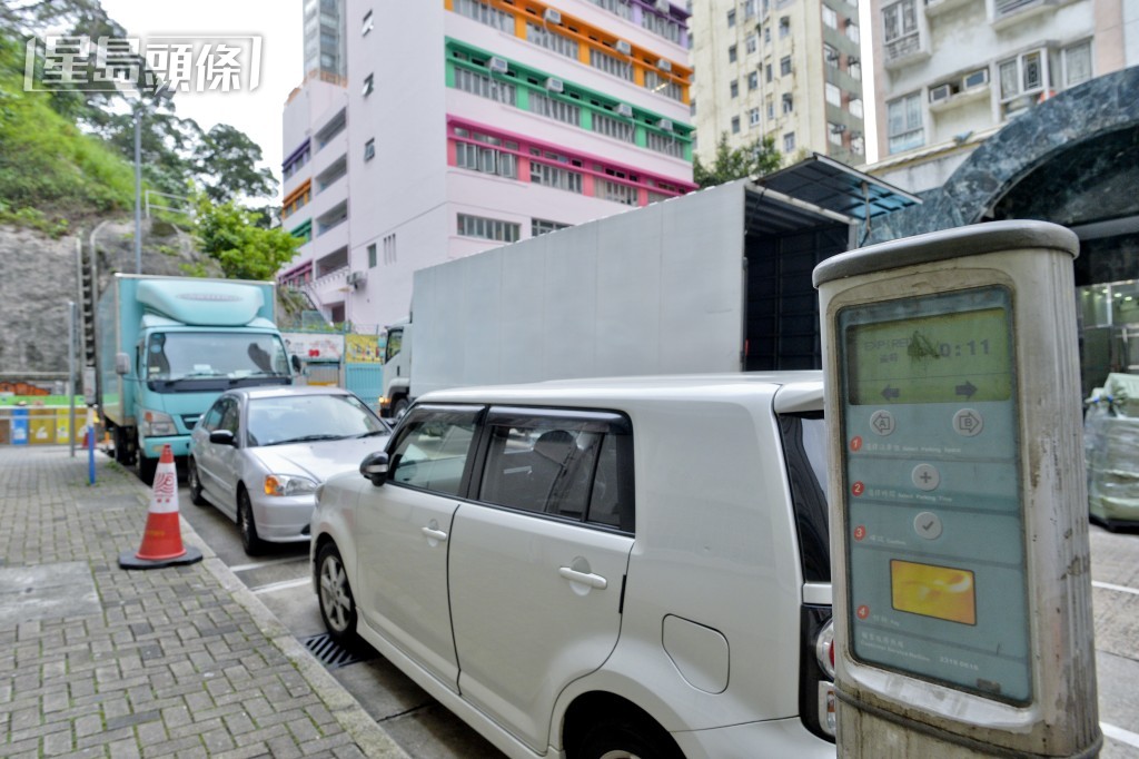 各區停車收費錶（咪錶）位經常被霸佔的情況。資料圖片