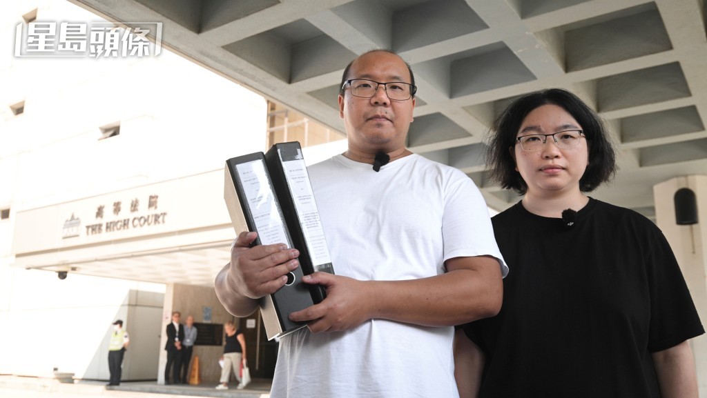 「非常父母」曾偉邦及關佩仙。陳浩元攝 「非常父母」曾偉邦及關佩仙。陳浩元攝