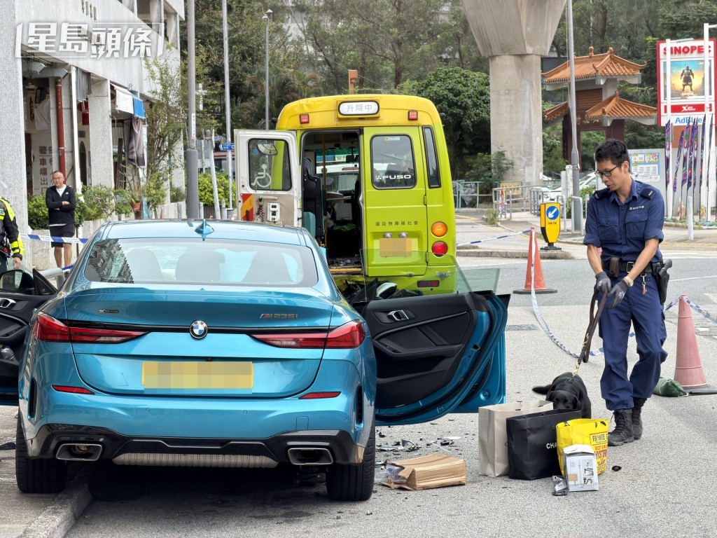 警員召來緝毒犬搜查寶馬，但未有發現。