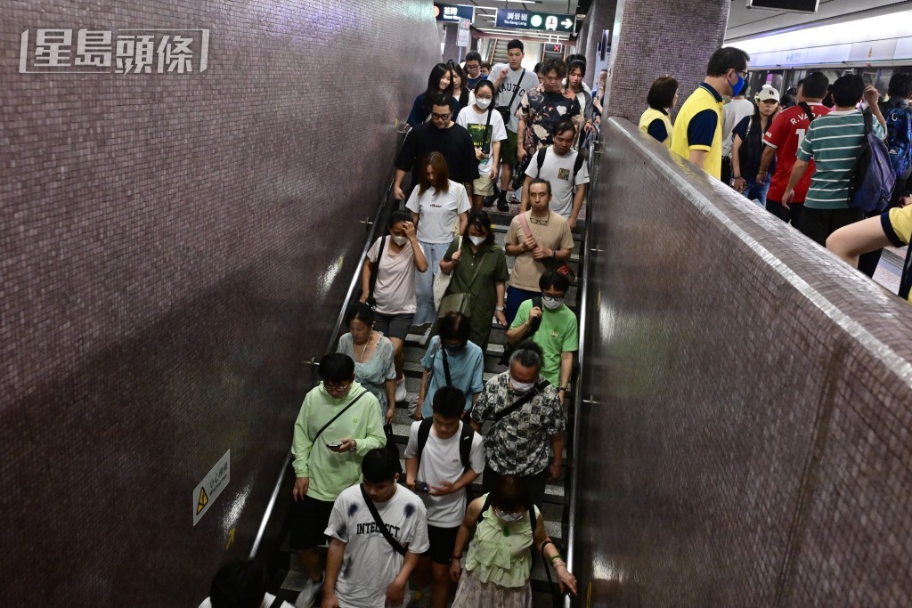 太子站內秩序良好。陳極彰攝