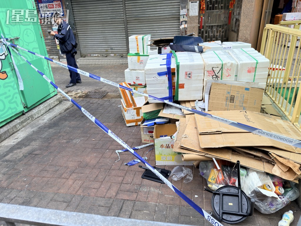 警方檢獲涉事圓凳。