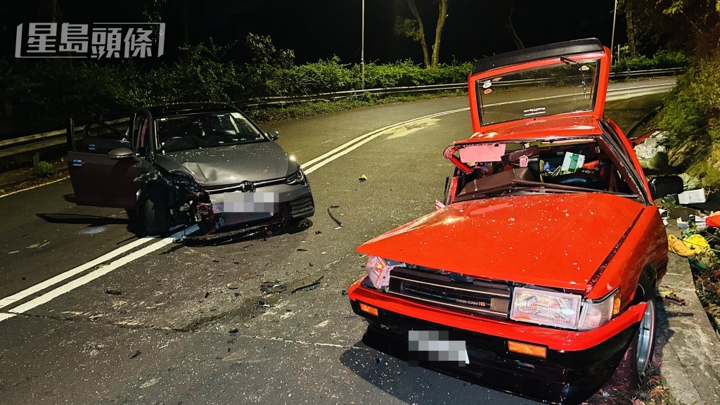 紅色AE86與福士Golf相撞。蔡楚輝攝 紅色AE86與福士Golf相撞。蔡楚輝攝