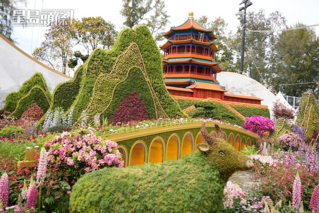 今屆花展有多個以環遊世界為主題的大型園林造景。吳艷玲攝