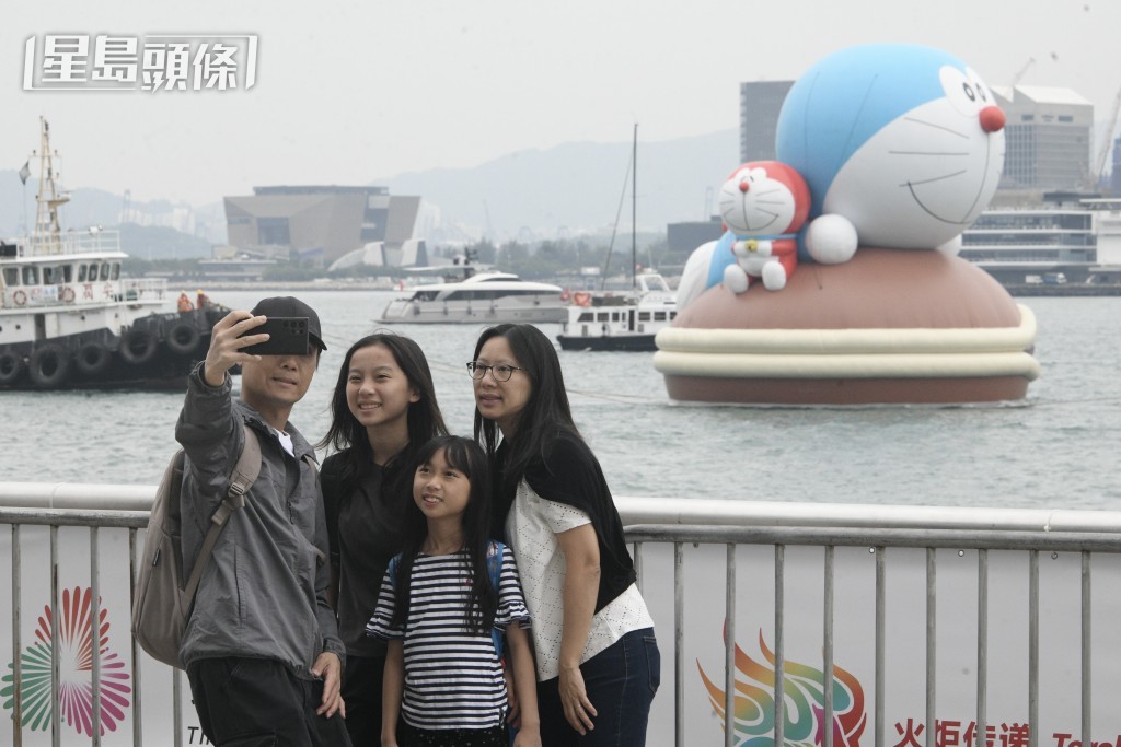 市民趁活動最後一日到場打卡。 市民趁活動最後一日到場打卡。