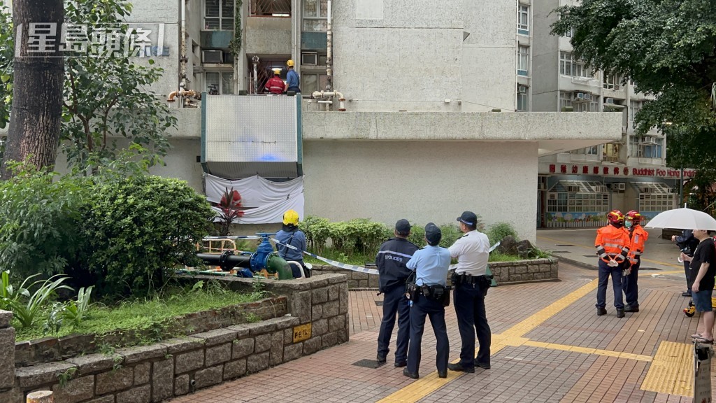 警方調查案件。 警方調查案件。