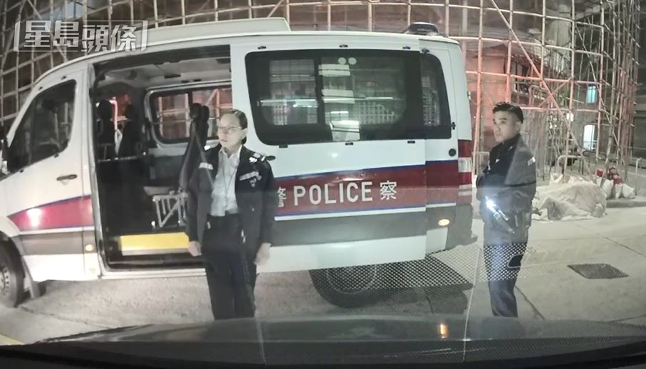 警員截查可疑私家車。車Cam片段截圖