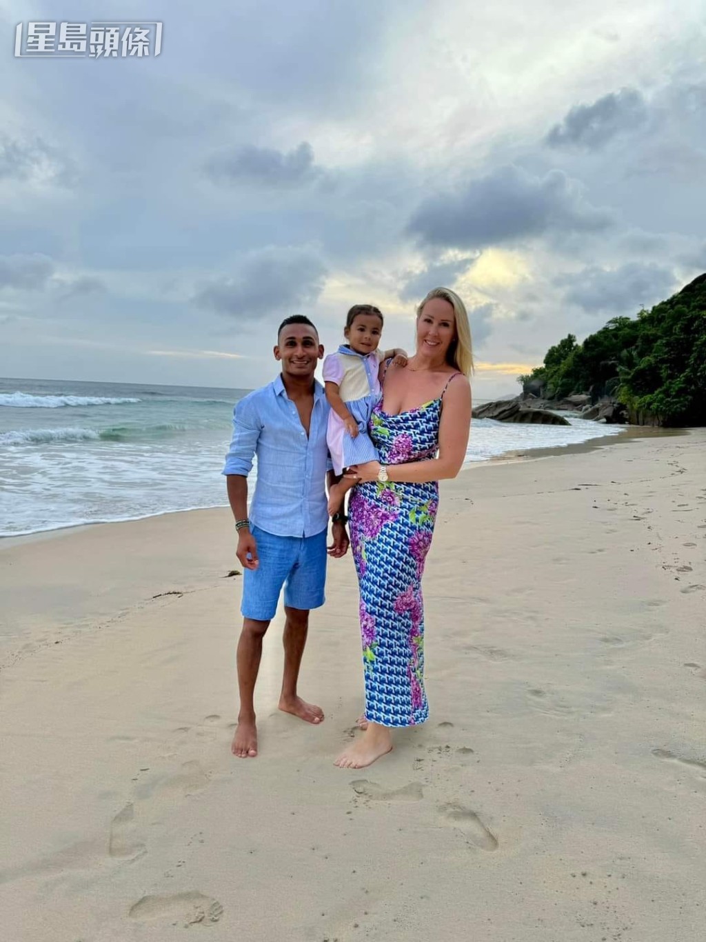  田泰安早前一家三口在塞舌爾渡假。