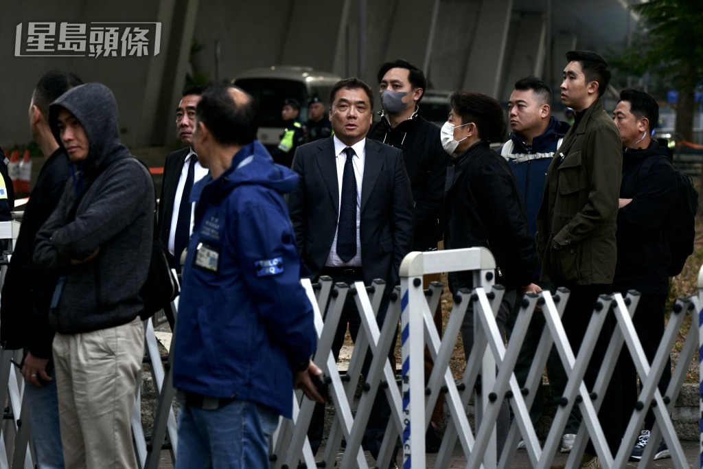 警務處國家安全處總警司李桂華在現場視察環境。盧江球攝 警務處國家安全處總警司李桂華在現場視察環境。盧江球攝