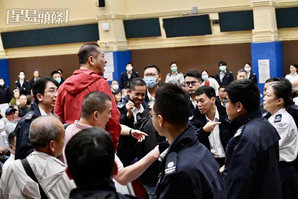 維園年宵快餐攤位及濕貨攤位競投激烈。 維園年宵快餐攤位及濕貨攤位競投激烈。