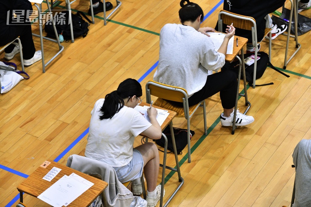 今屆考獲「332A」大學入學基本門檻的日校學生有18314人。資料圖片 今屆考獲「332A」大學入學基本門檻的日校學生有18314人。資料圖片