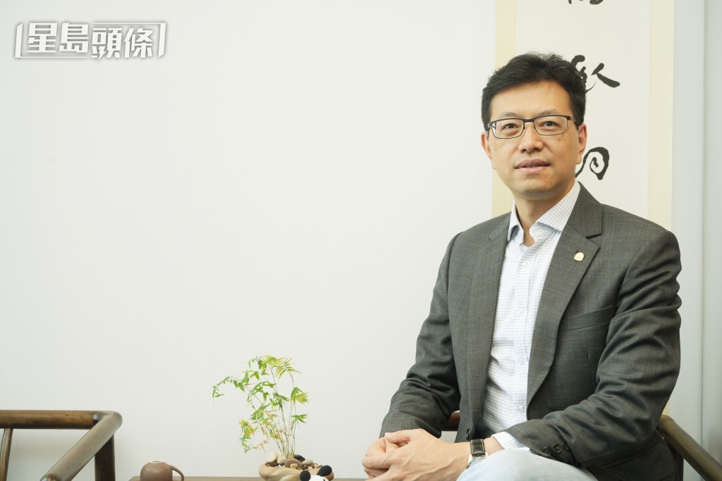 港區人大代表兼工聯會會長吳秋北認為,「藥械通」要發揮更大功能,需加強配套將醫保、長者醫療券和醫健通病歷打通「過河」。( 吳艷玲攝) 港區人大代表兼工聯會會長吳秋北認為,「藥械通」要發揮更大功能,需加強配套將醫保、長者醫療券和醫健通病歷打通「過河」。( 吳艷玲攝)