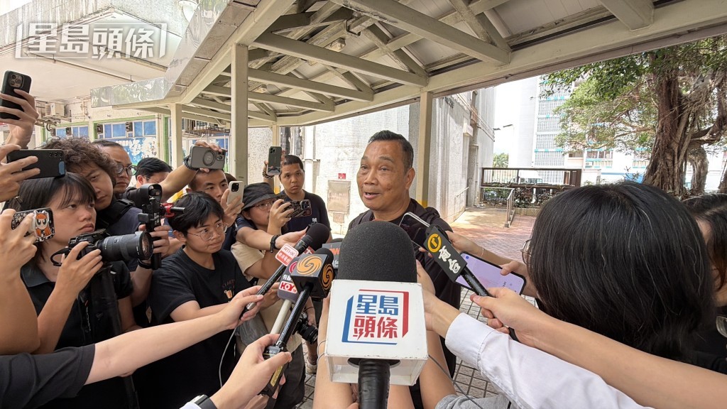 胡先生稱自己心情難以言喻，「放唔低啲街坊」。梁國峰攝