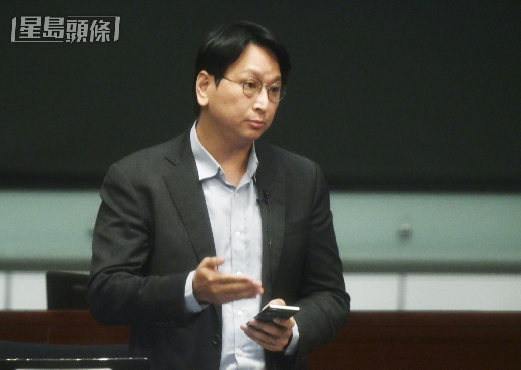 鄧家彪今日在立法會大會上提出口頭質詢。資料圖片 鄧家彪今日在立法會大會上提出口頭質詢。資料圖片