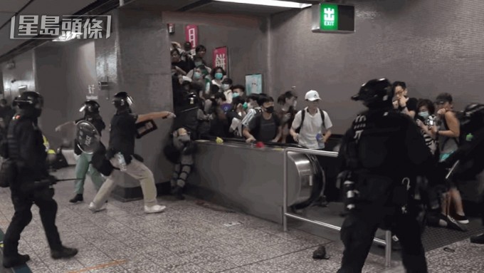 有示威者大肆破坏车站设施。资料图片 有示威者大肆破坏车站设施。资料图片