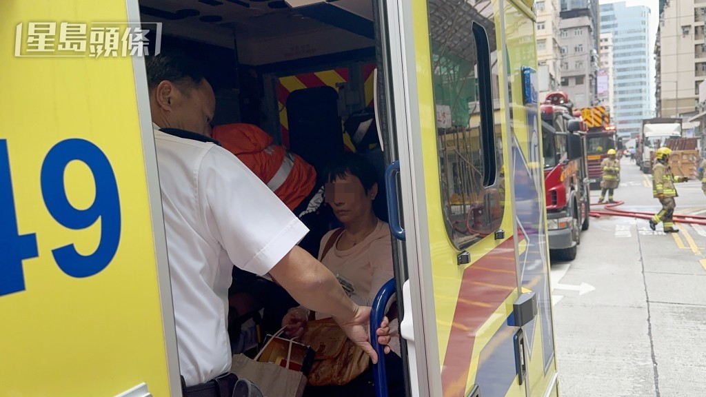 傷者由救護車送院。 傷者由救護車送院。