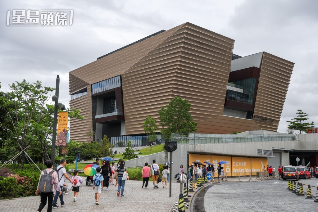 管理局指,年內訪客人次及活動數目持續上升,惟受環球政經局勢不穩及旅客消費習慣改變等,期內收入減少。資料圖片 管理局指,年內訪客人次及活動數目持續上升,惟受環球政經局勢不穩及旅客消費習慣改變等,期內收入減少。資料圖片