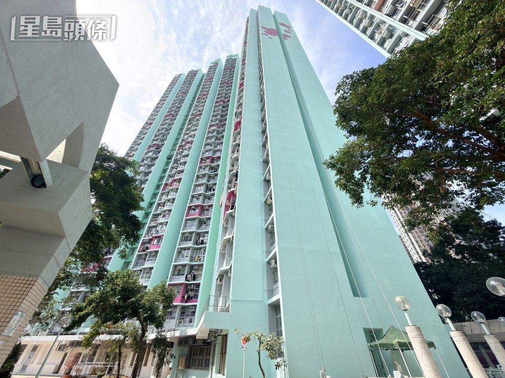 利豐樓一名14歲少女墮樓死亡。梁國峰攝 利豐樓一名14歲少女墮樓死亡。梁國峰攝