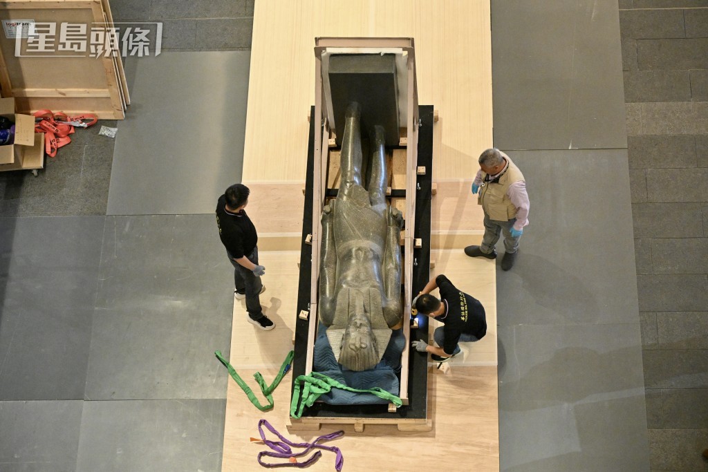 公眾由明天開始,可近距離欣賞三座巨像。 公眾由明天開始,可近距離欣賞三座巨像。
