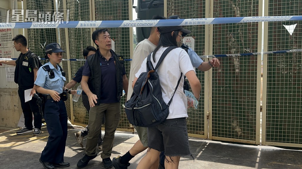 親友到場盤了解事件。 親友到場盤了解事件。