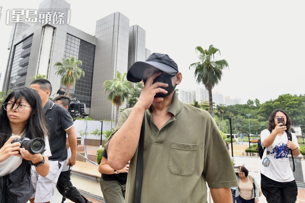 被告伍瑞庭今早出庭应讯。卢江球摄 被告伍瑞庭今早出庭应讯。卢江球摄