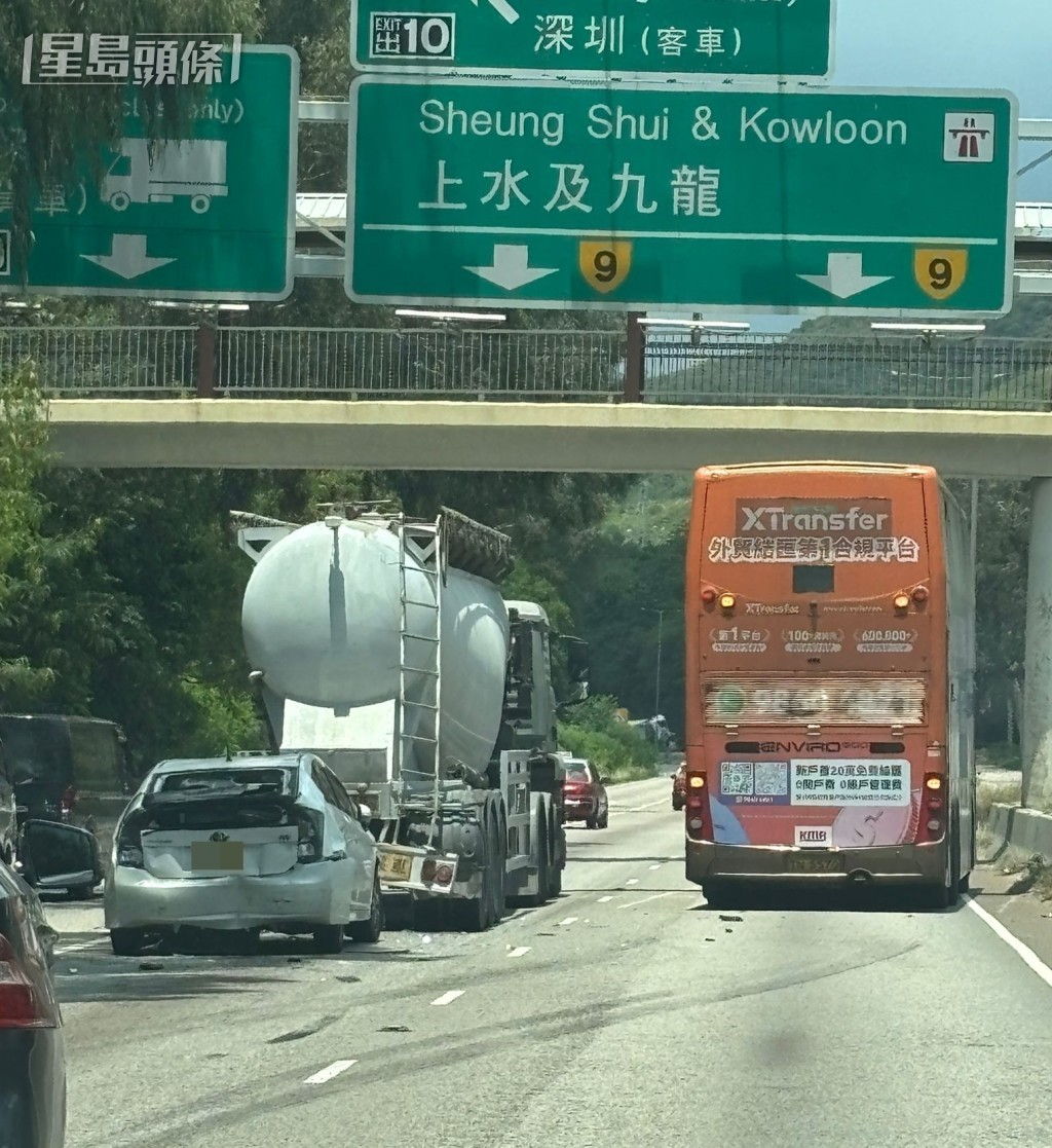 第二宗意外涉及重型車輛、巴士及私家車。fb馬路的事 (即時交通資訊台)圖片 第二宗意外涉及重型車輛、巴士及私家車。fb馬路的事 (即時交通資訊台)圖片