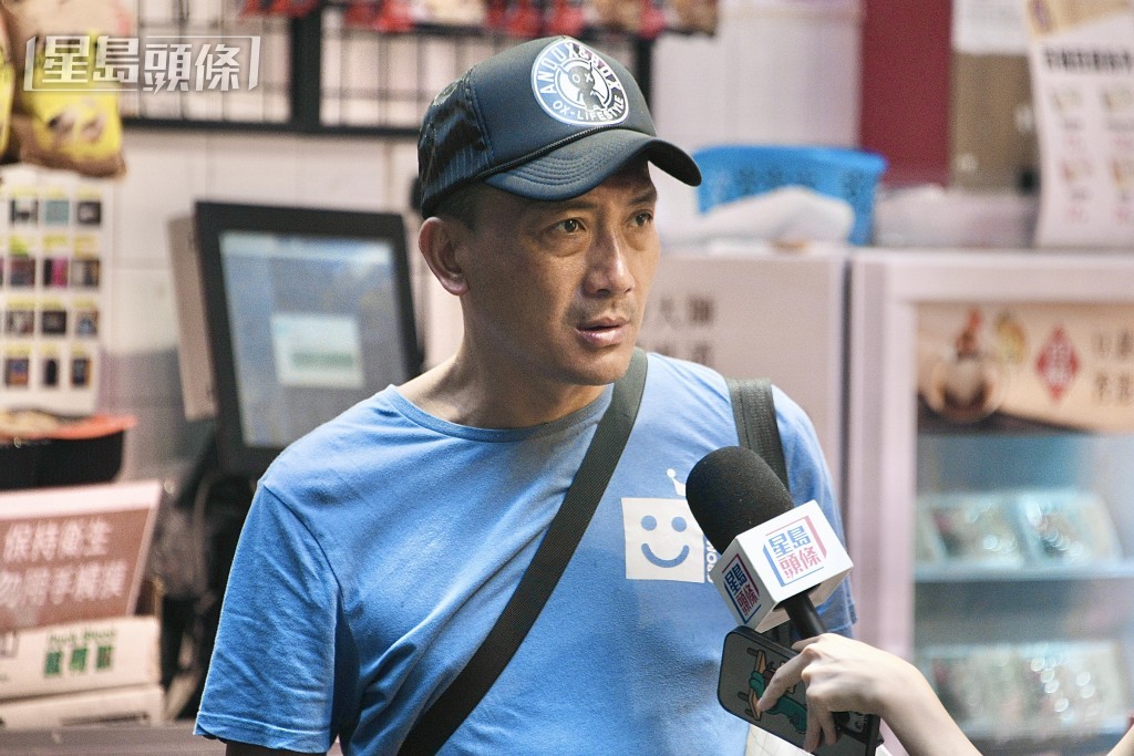 譚先生贊成有關做法,無阻街,遇有車出入,行人都安全些。陳浩元攝 譚先生贊成有關做法,無阻街,遇有車出入,行人都安全些。陳浩元攝