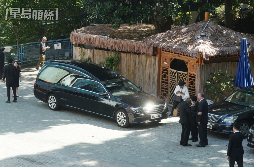 靈車離開聖若瑟堂。劉駿軒攝