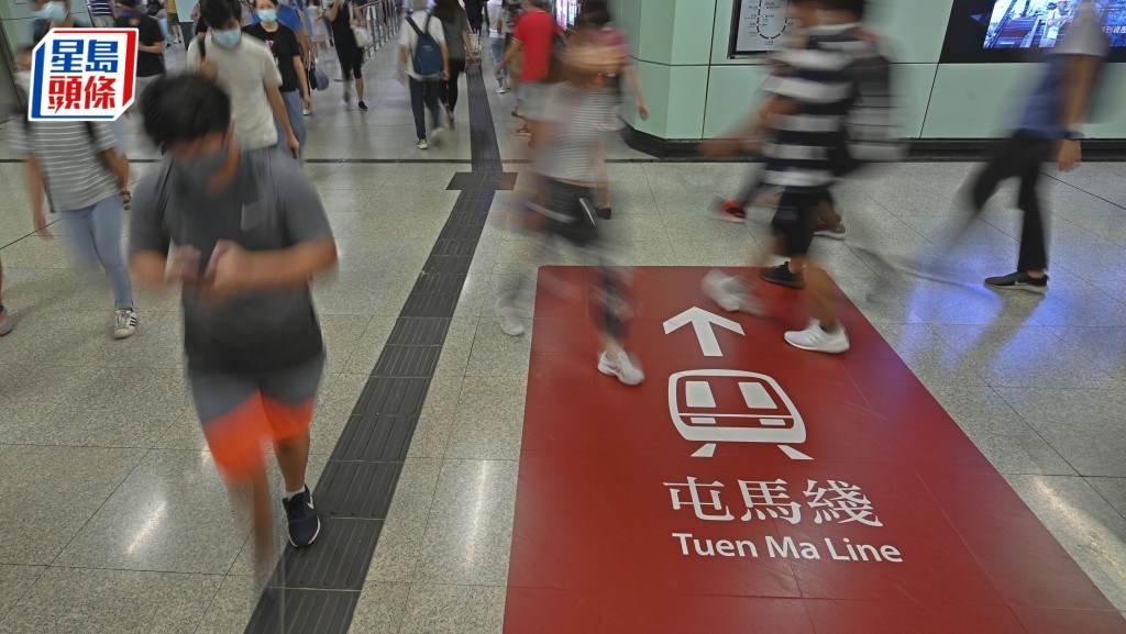 因應啟德體育園今晚及下周四晚上舉行大型足球賽事，港鐵將加強屯馬綫列車服務。資料圖片