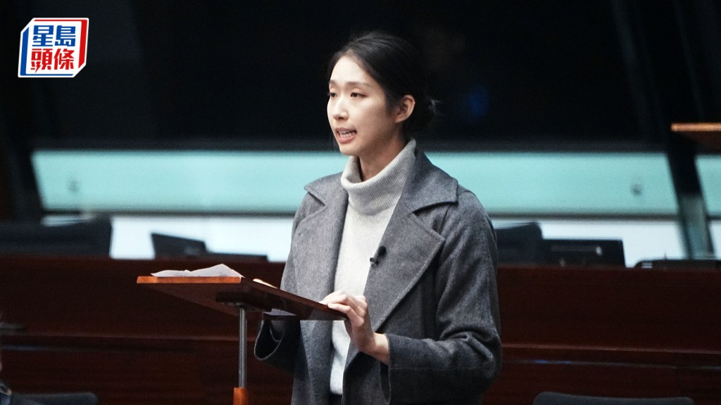 江旻憓终再「出剑」提质询 吁旅游业聘用中高龄人士 政府：正检讨再就业津贴计划