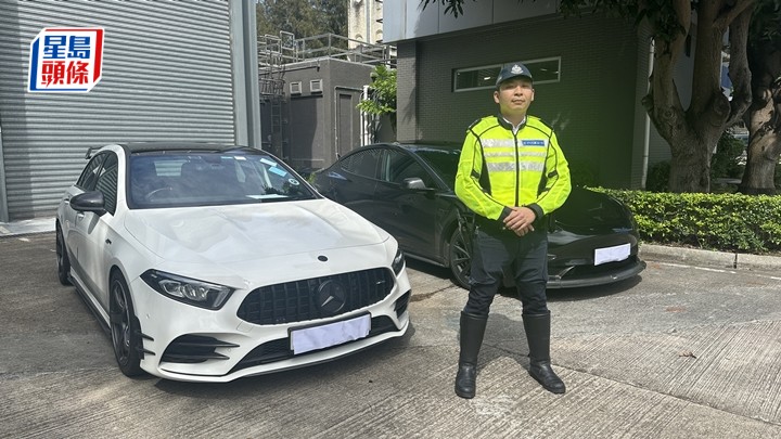 警方截獲的白牌車包括平治和Tesla。劉漢權攝