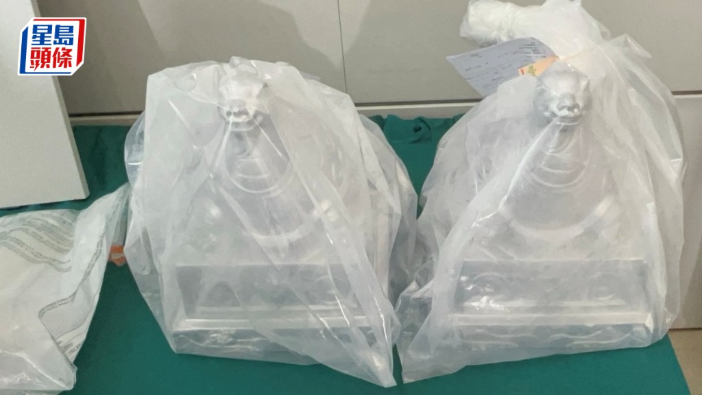 蛊惑毒贩将3700万海洛英以雪条倒模法制成雕塑品 海关拘4男女