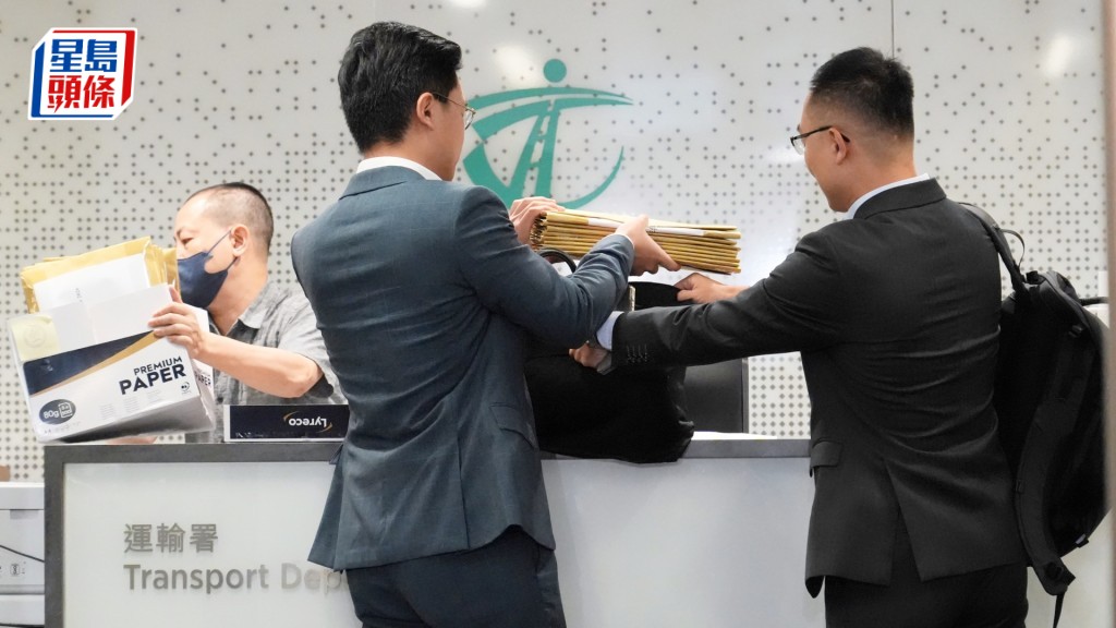 網約車服務牌照今日中午12時截止申請。