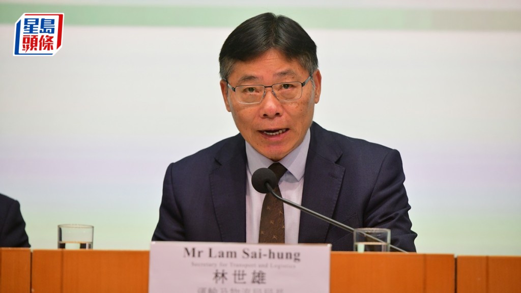 林世雄指政府會研究優化「港車北上」通關安排。歐樂年攝