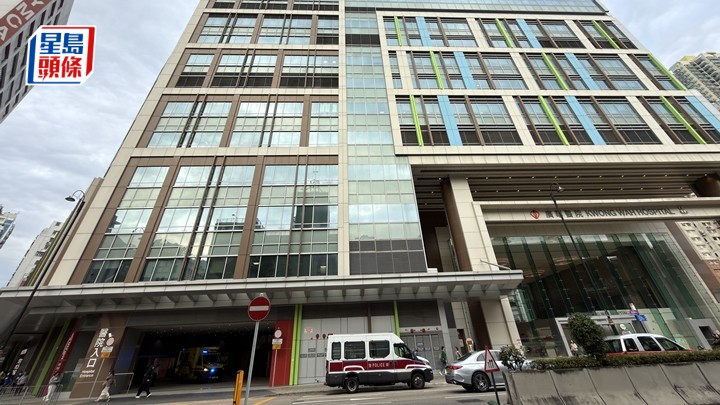 女子被送往廣華醫院搶救。梁國峰攝