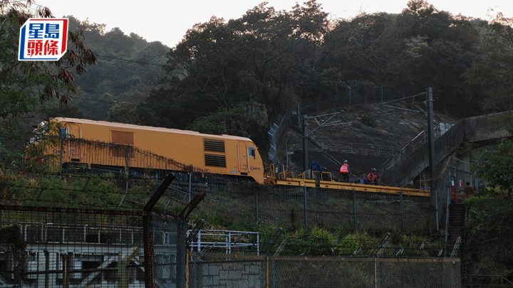 太和站附近有工程車出現設備故障，東鐵綫列車服務作出調整。黎志偉攝