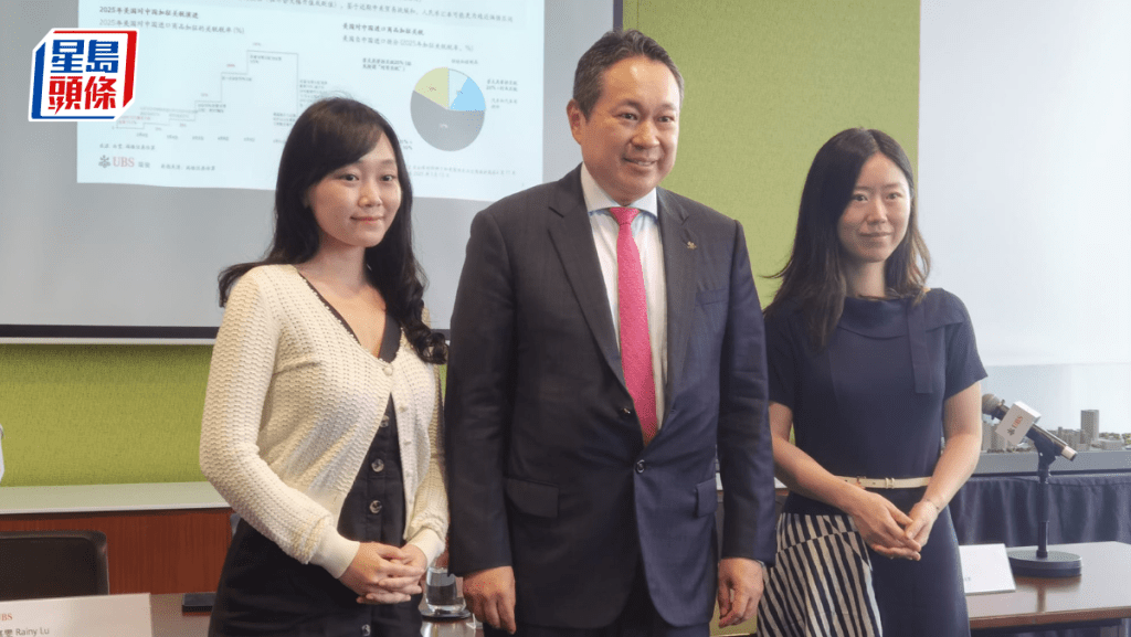 左起:瑞銀全球投資銀行部大中華區債券資本市場業務負責人盧嘉雯、瑞銀全球投資銀行部副主席及亞洲企業客戶部聯席主管李鎮國、瑞銀全球投資銀行部中國股票資本市場主管胡凌寒。