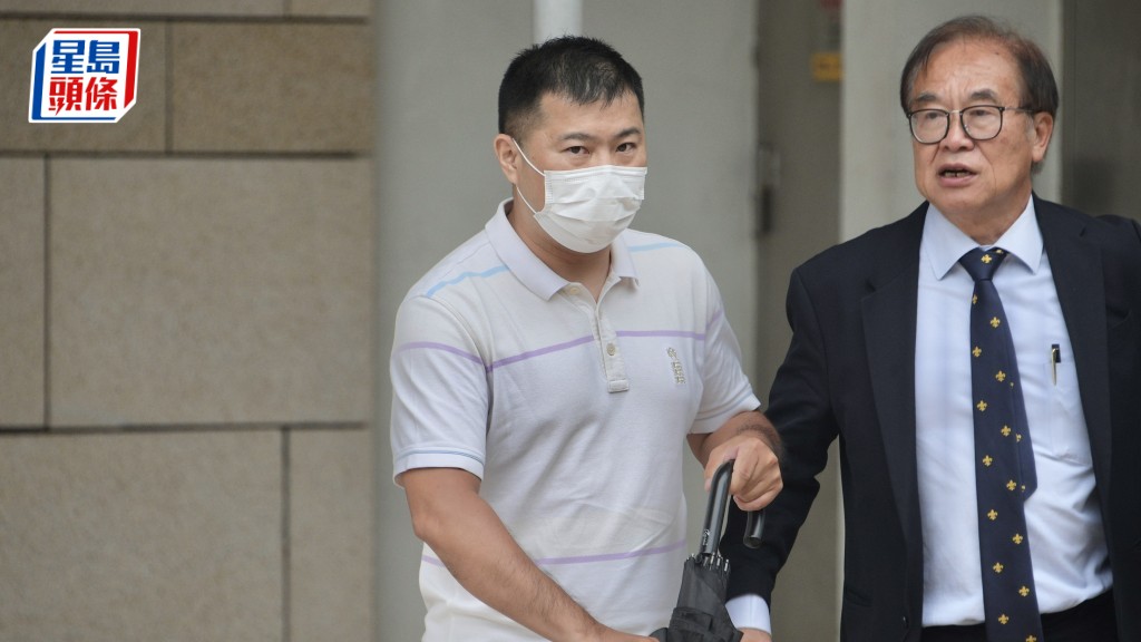 黃子偉（戴口罩者）被再次提控非禮，他早前申請司法覆核求撤控，今又申請將非禮案押後但遭拒絕，大狀表明會提出終止聆訊申請。陳浩元攝